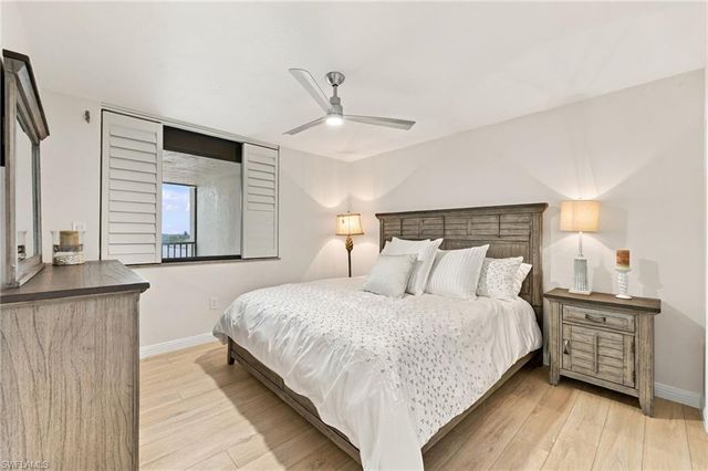 9653 Gulf Shore DR 502, Naples, FL 34108