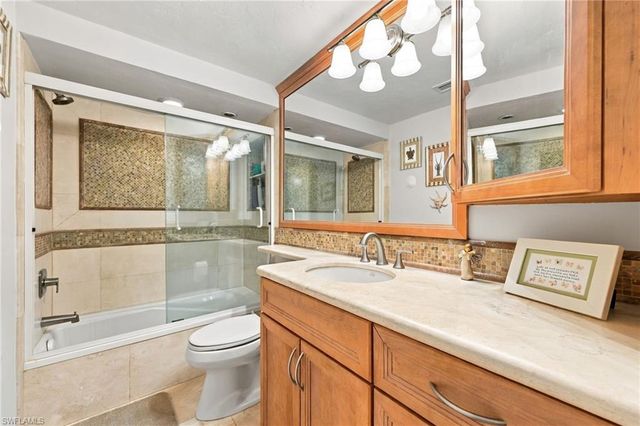 9653 Gulf Shore DR 502, Naples, FL 34108
