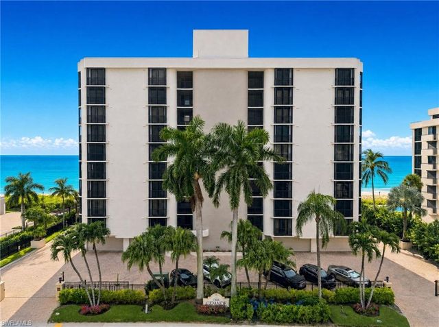 9653 Gulf Shore DR 502, Naples, FL 34108