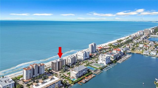9653 Gulf Shore DR 502, Naples, FL 34108