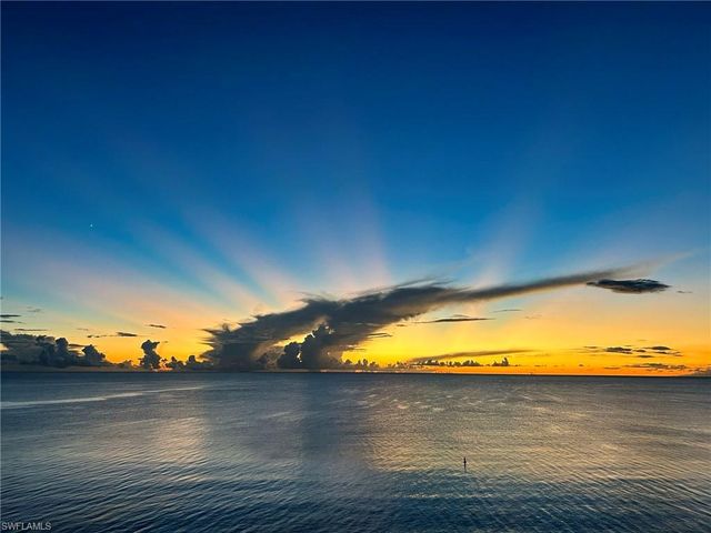 9653 Gulf Shore DR 502, Naples, FL 34108