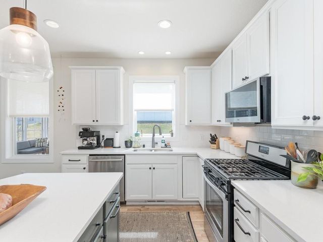 9055 Lakeside Drive, Victoria, MN 55386