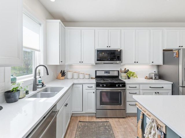 9055 Lakeside Drive, Victoria, MN 55386