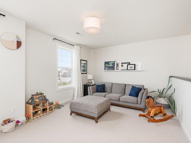 9055 Lakeside Drive, Victoria, MN 55386
