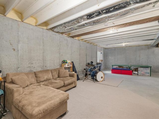 9055 Lakeside Drive, Victoria, MN 55386