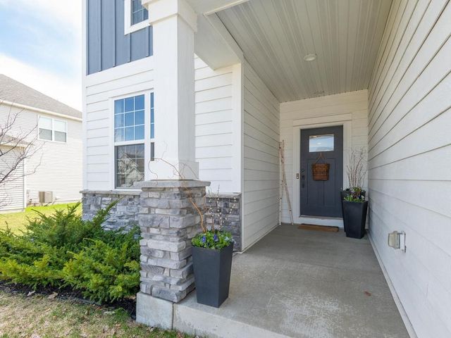 9055 Lakeside Drive, Victoria, MN 55386