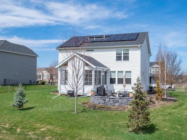 9055 Lakeside Drive, Victoria, MN 55386