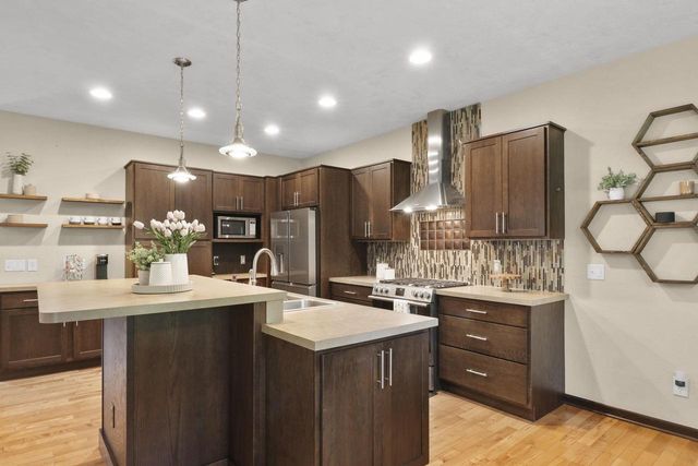 5 Cedarberry Circle, Verona, WI 53593