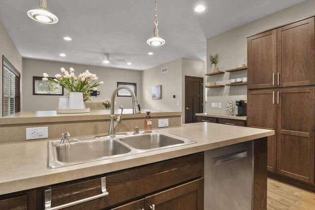 5 Cedarberry Circle, Verona, WI 53593