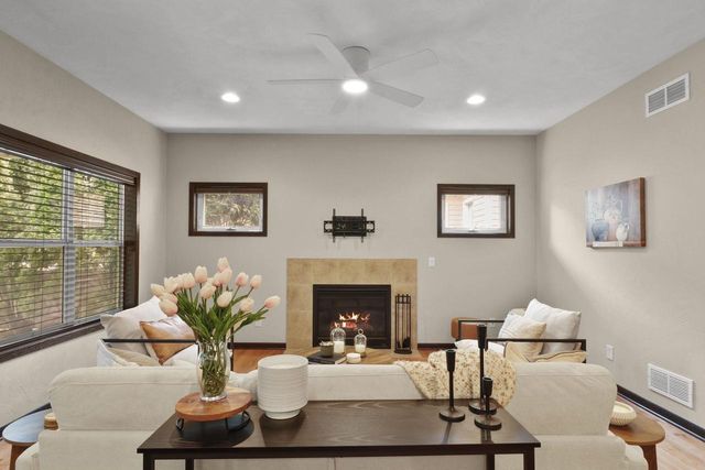 5 Cedarberry Circle, Verona, WI 53593
