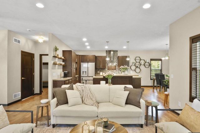 5 Cedarberry Circle, Verona, WI 53593