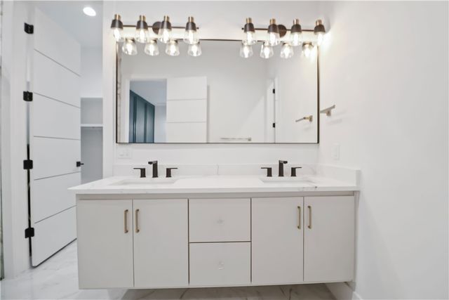 926 SE G Street, Bentonville, AR 72712