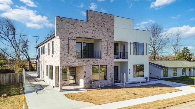 926 SE G Street, Bentonville, AR 72712
