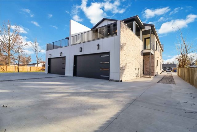 926 SE G Street, Bentonville, AR 72712