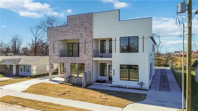 926 SE G Street, Bentonville, AR 72712