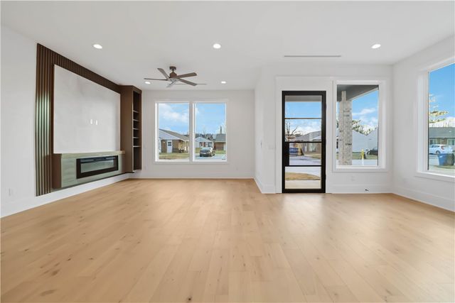 926 SE G Street, Bentonville, AR 72712