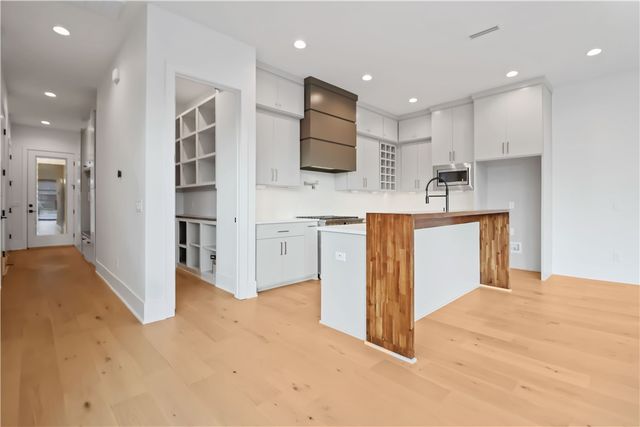 926 SE G Street, Bentonville, AR 72712