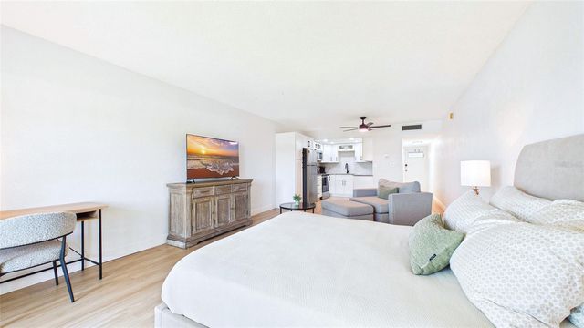 3789 46TH AVENUE S 204, St Petersburg, FL 33711