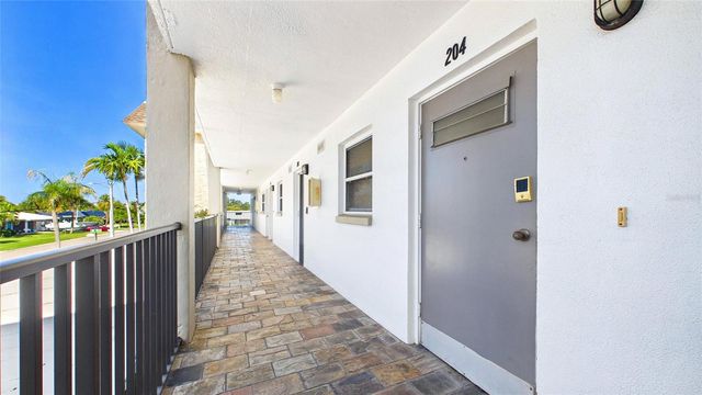 3789 46TH AVENUE S 204, St Petersburg, FL 33711