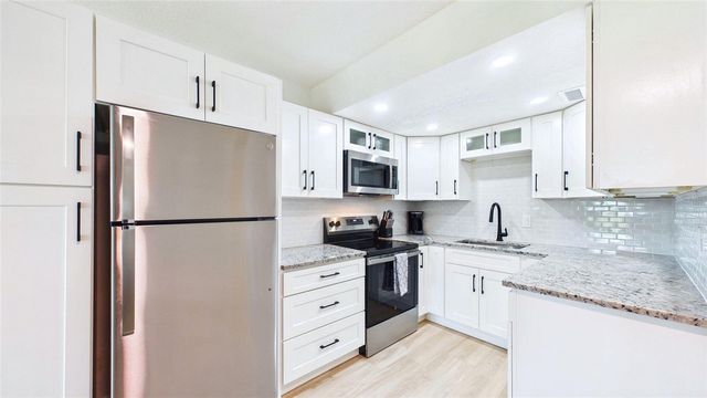 3789 46TH AVENUE S 204, St Petersburg, FL 33711