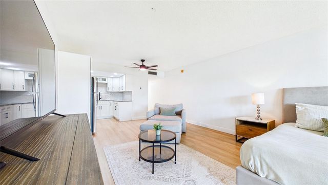 3789 46TH AVENUE S 204, St Petersburg, FL 33711