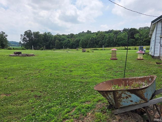 845 N Crowe Road, Bloomfield, IN 47424