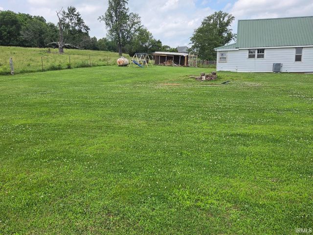 845 N Crowe Road, Bloomfield, IN 47424
