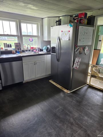 845 N Crowe Road, Bloomfield, IN 47424