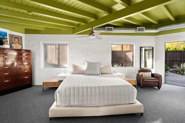 2555 N Junipero Avenue, Palm Springs, CA 92262