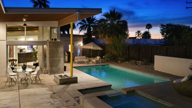 2555 N Junipero Avenue, Palm Springs, CA 92262