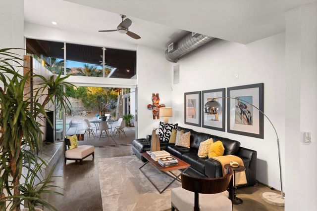 2555 N Junipero Avenue, Palm Springs, CA 92262