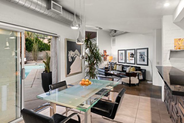 2555 N Junipero Avenue, Palm Springs, CA 92262