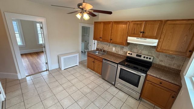 67 Sycamore Ave 3, Brockton, MA 02301