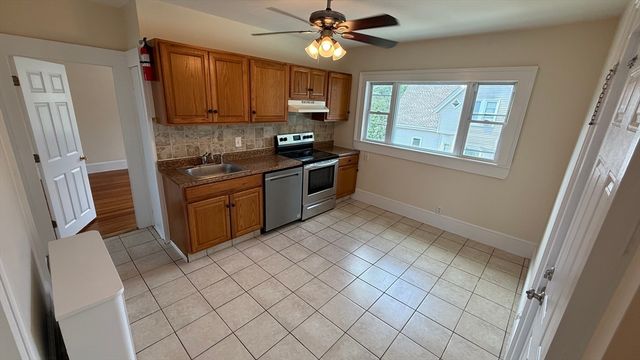 67 Sycamore Ave 3, Brockton, MA 02301