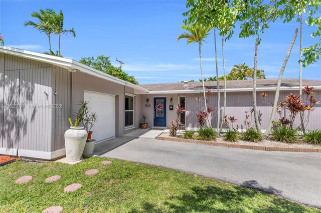 18645 SW 90th Ave, Cutler Bay, FL 33157