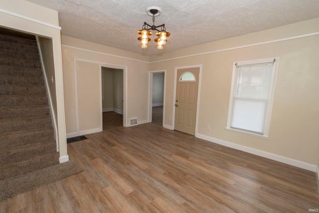 922 Monroe Street, Elkhart, IN 46516