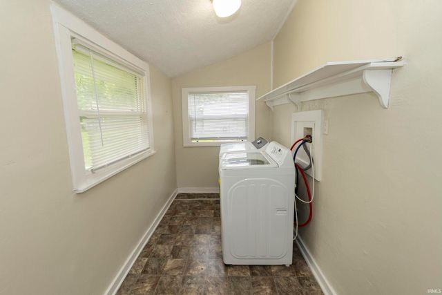 922 Monroe Street, Elkhart, IN 46516