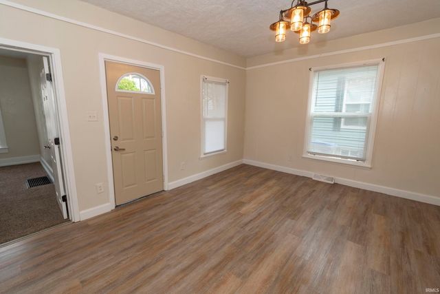 922 Monroe Street, Elkhart, IN 46516