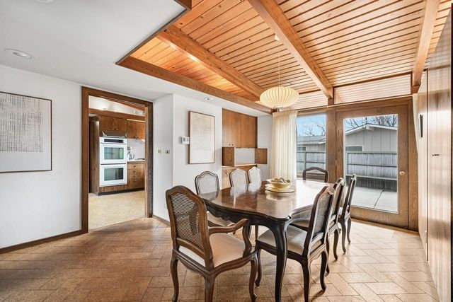 8925 N Maitland ROAD, Bayside, WI 53217