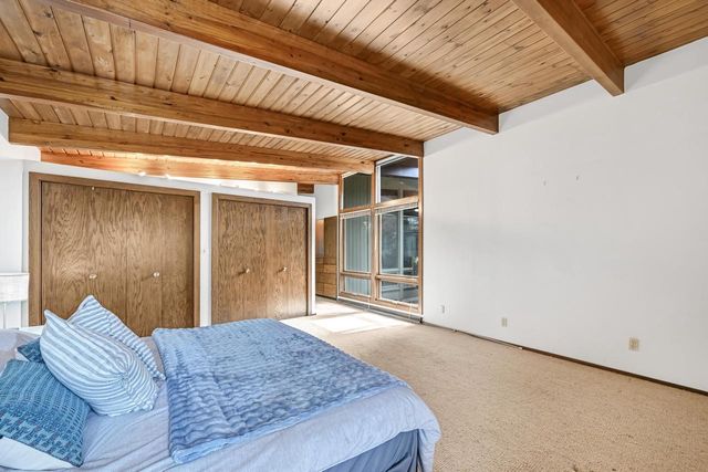 8925 N Maitland ROAD, Bayside, WI 53217