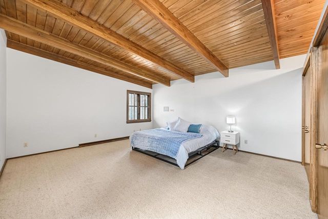 8925 N Maitland ROAD, Bayside, WI 53217