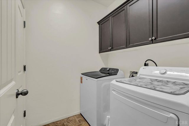 1413 W Acres Court, Hanford, CA 93230