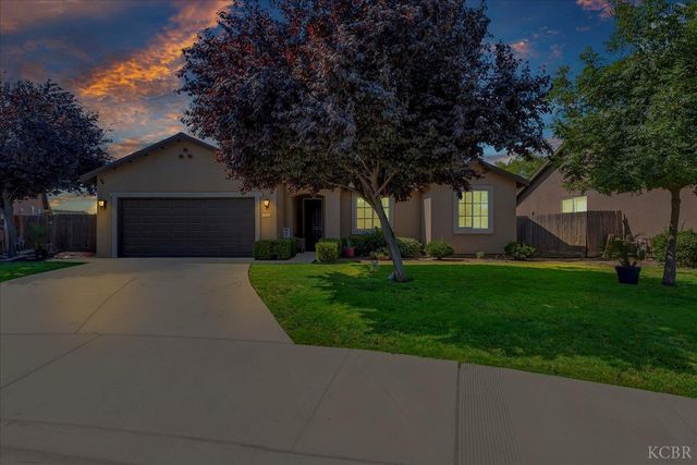 1413 W Acres Court, Hanford, CA 93230