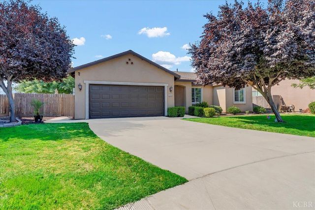 1413 W Acres Court, Hanford, CA 93230