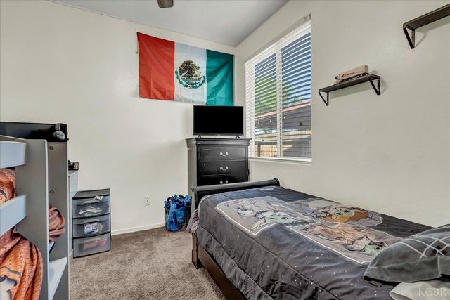 1413 W Acres Court, Hanford, CA 93230