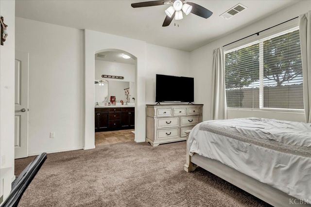 1413 W Acres Court, Hanford, CA 93230
