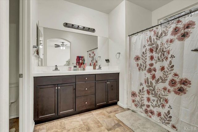 1413 W Acres Court, Hanford, CA 93230