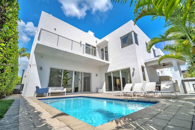 7457 NW 101st Ave 7457, Doral, FL 33178