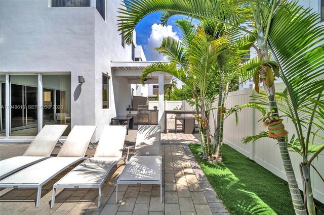 7457 NW 101st Ave 7457, Doral, FL 33178