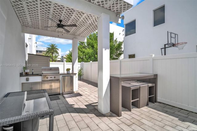 7457 NW 101st Ave 7457, Doral, FL 33178